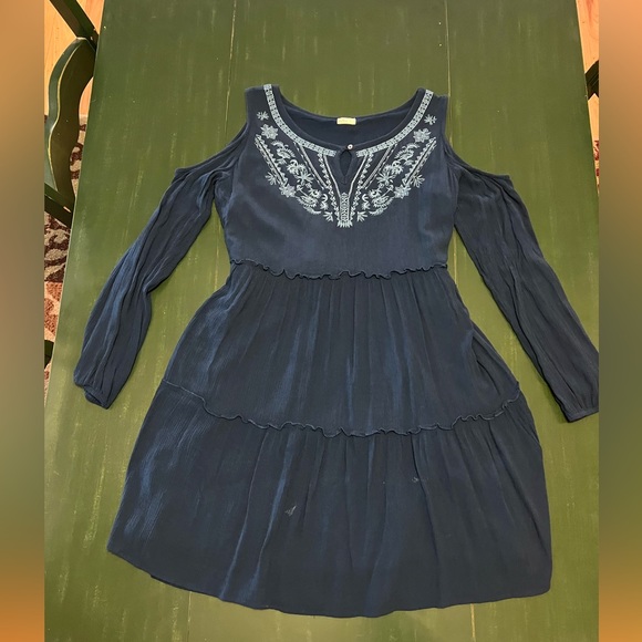 Hollister dress - Picture 4 of 9